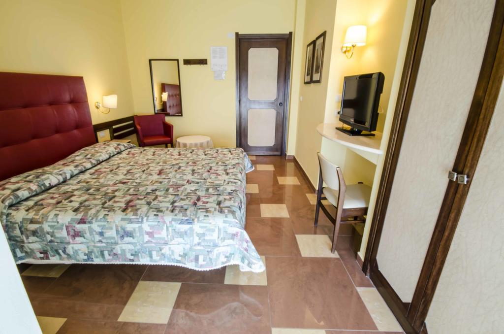Hotel Tarconte Tarquinia Exterior photo